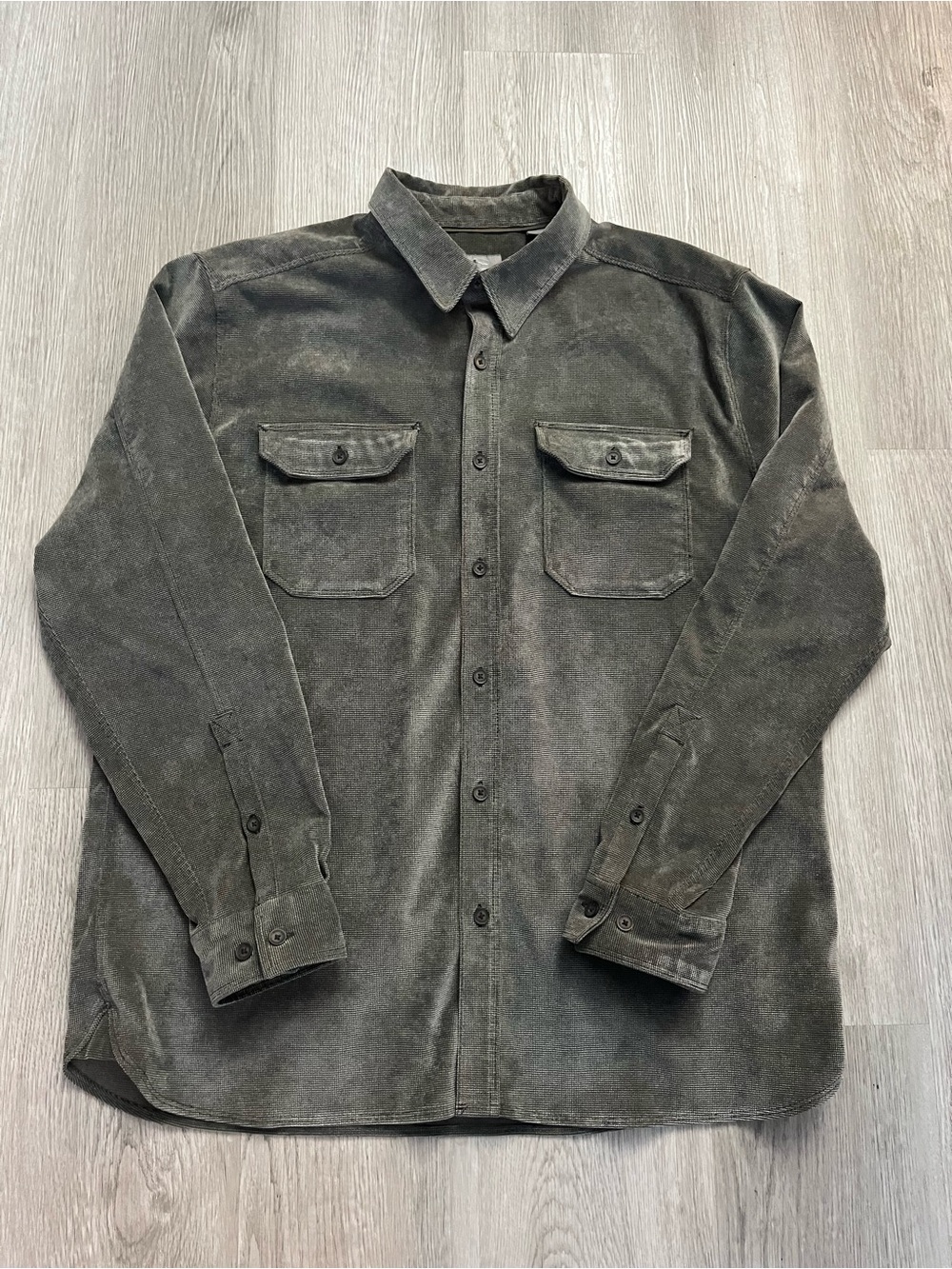 257–Royal Robbins Olive Green Men's Casual Button-Down Shirt